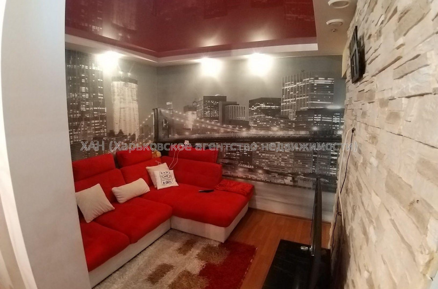 Продам квартиру, Светлая ул. , 3 кім., 63.10 м², евроремонт 