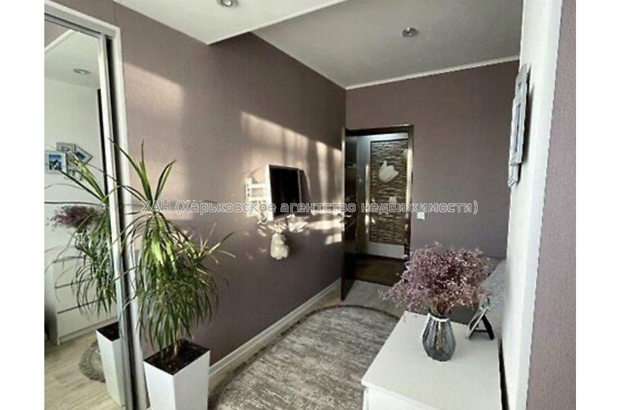 Продам квартиру, Валерия Романовского ул. , 2  ком., 45 м², евроремонт 