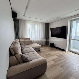Продам квартиру, Героев Харькова просп. , 2 кім., 78 м², евроремонт