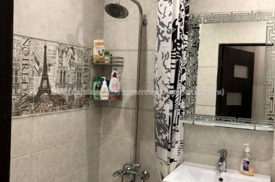 Продам квартиру, 23 Августа ул. , 2 кім., 46 м², капитальный ремонт 