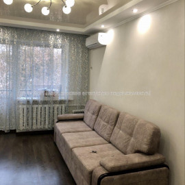 Продам квартиру, 23 Августа ул. , 2 кім., 46 м², капитальный ремонт