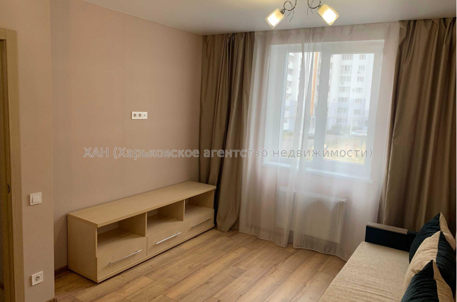 Продам квартиру, Ньютона ул. , 1 кім., 35 м², евроремонт 