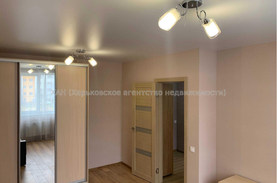 Продам квартиру, Ньютона ул. , 1 кім., 35 м², евроремонт 