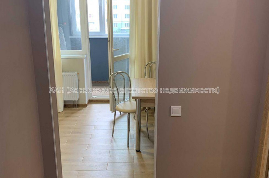 Продам квартиру, Ньютона ул. , 1 кім., 35 м², евроремонт 