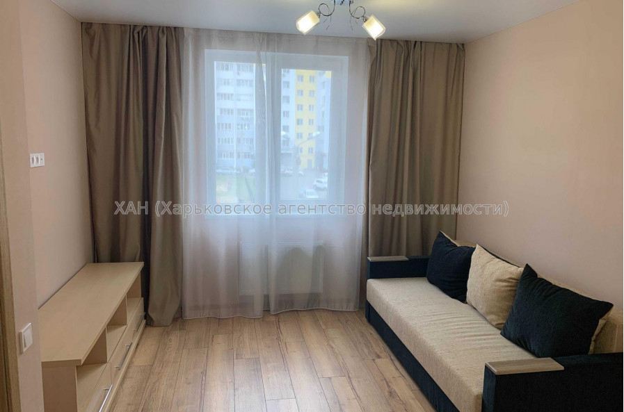 Продам квартиру, Ньютона ул. , 1 кім., 35 м², евроремонт 