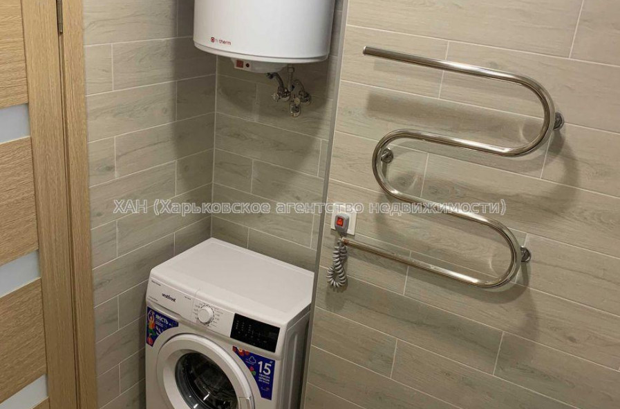 Продам квартиру, Ньютона ул. , 1 кім., 35 м², евроремонт 