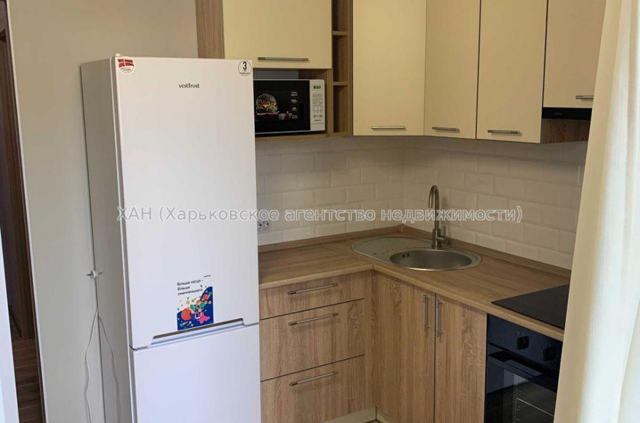 Продам квартиру, Ньютона ул. , 1 кім., 35 м², евроремонт 