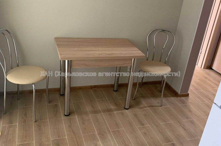 Продам квартиру, Ньютона ул. , 1 кім., 35 м², евроремонт 
