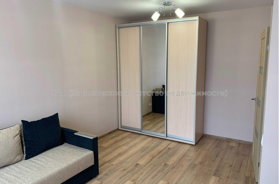 Продам квартиру, Ньютона ул. , 1 кім., 35 м², евроремонт 