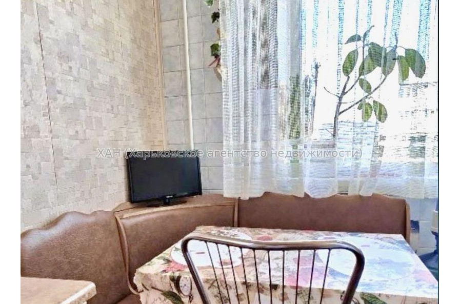 Продам квартиру, Болгарская ул. , 3 кім., 64 м², косметический ремонт 