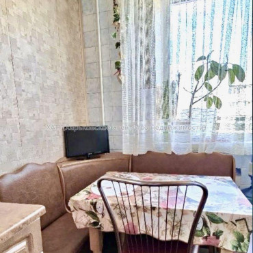 Продам квартиру, Болгарская ул. , 3 кім., 64 м², косметический ремонт 