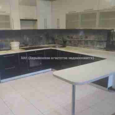 Продам квартиру, Селянская ул. , 2  ком., 69.70 м², капитальный ремонт 
