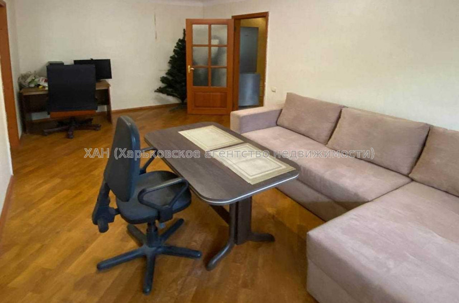 Продам квартиру, 2  ком., 43.90 м², советский ремонт 