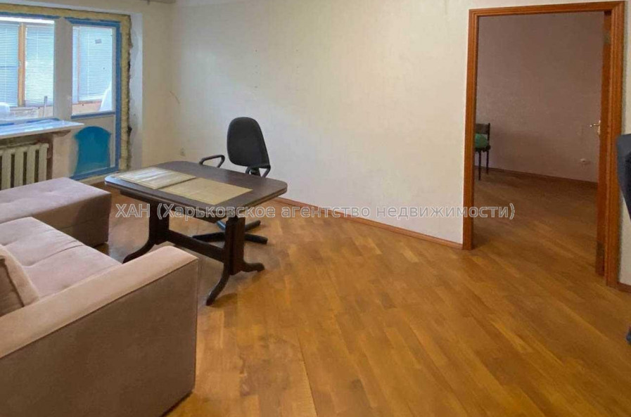 Продам квартиру, 2  ком., 43.90 м², советский ремонт 