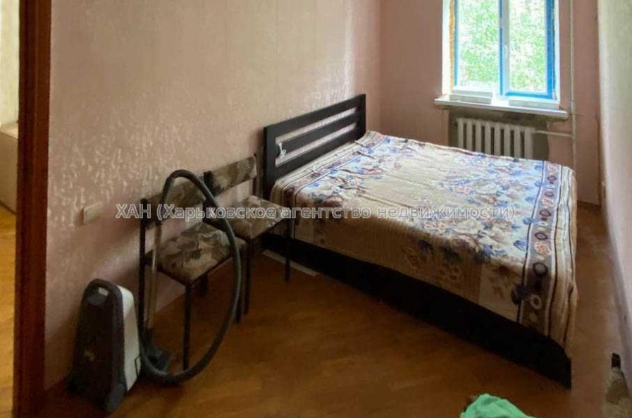 Продам квартиру, 2  ком., 43.90 м², советский ремонт 