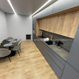 Продам квартиру, Клочковская ул. , 1  ком., 54.80 м², авторский дизайн