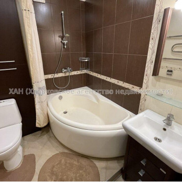 Продам квартиру, Продольная ул. , 3  ком., 67 м², евроремонт 