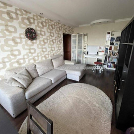 Продам квартиру, Продольная ул. , 3 кім., 67 м², евроремонт