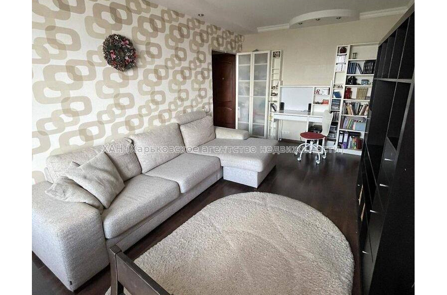 Продам квартиру, Продольная ул. , 3 кім., 67 м², евроремонт 