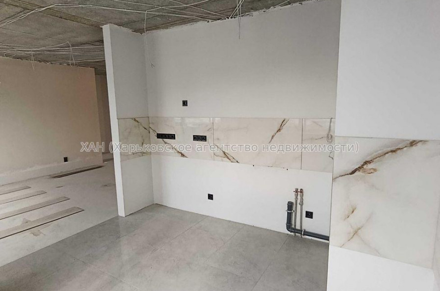 Продам квартиру, Героев Харькова просп. , 3  ком., 101 м², без отделочных работ 