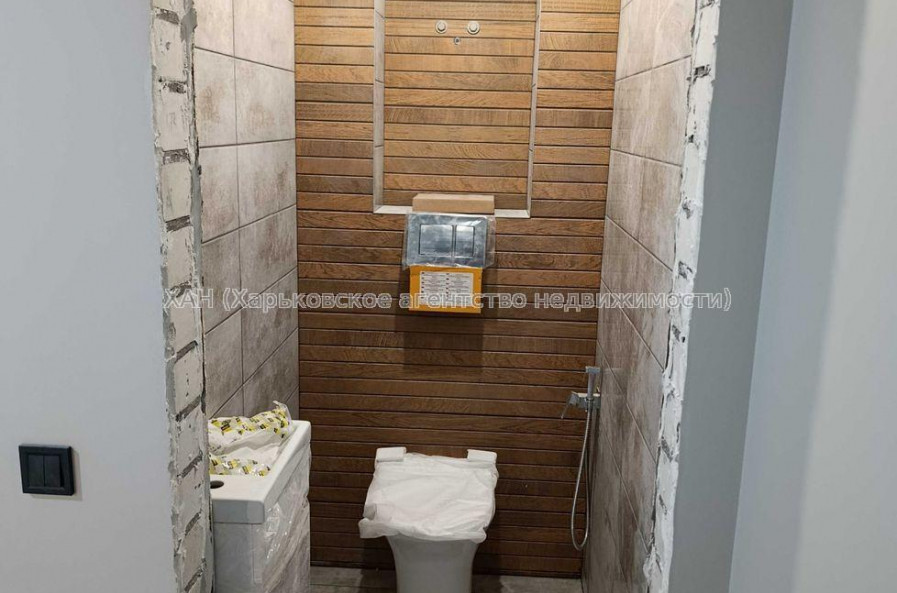 Продам квартиру, Героев Харькова просп. , 3  ком., 101 м², без отделочных работ 