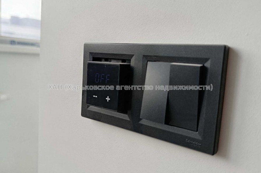 Продам квартиру, Героев Харькова просп. , 3  ком., 101 м², без отделочных работ 