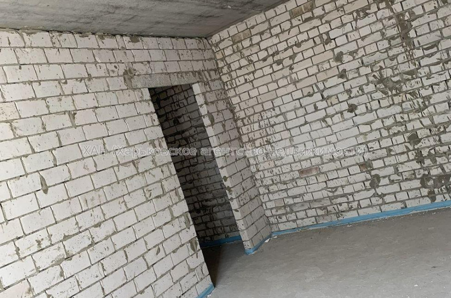 Продам квартиру, 2  ком., 57 м², без внутренних работ 
