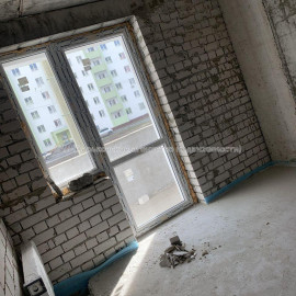 Продам квартиру, Мира ул. , 2 кім., 57 м², без внутренних работ