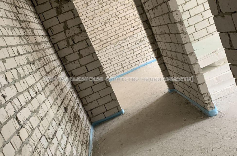 Продам квартиру, 2  ком., 57 м², без внутренних работ 