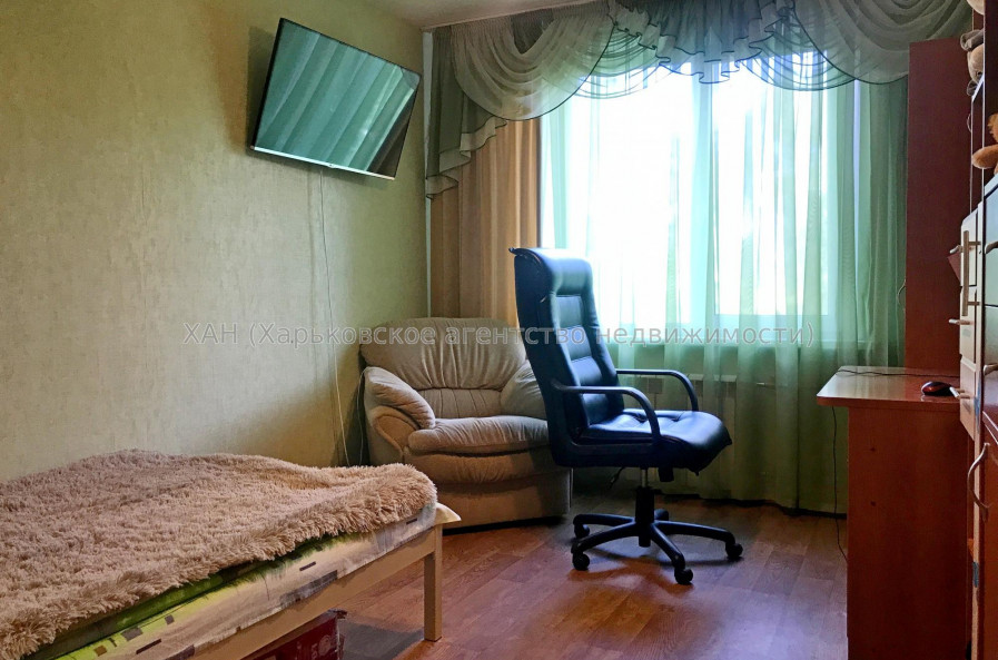 Продам квартиру, Академика Павлова ул. , 3 кім., 65 м², косметический ремонт 