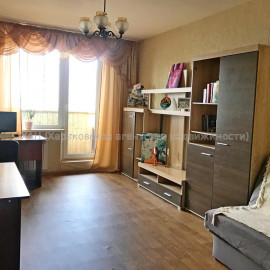 Продам квартиру, Академика Павлова ул. , 3 кім., 65 м², косметический ремонт