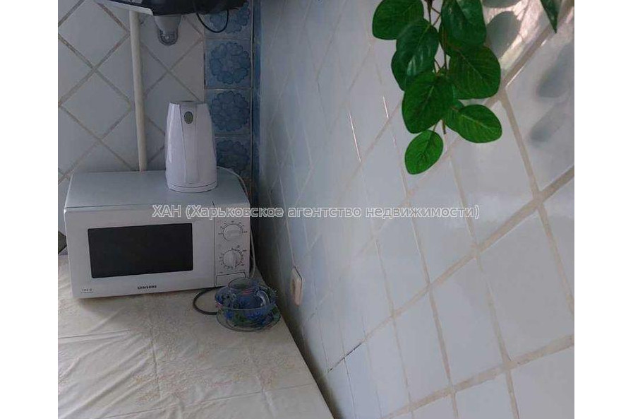 Продам квартиру, Деревянко ул. , 3 кім., 64 м², советский ремонт 
