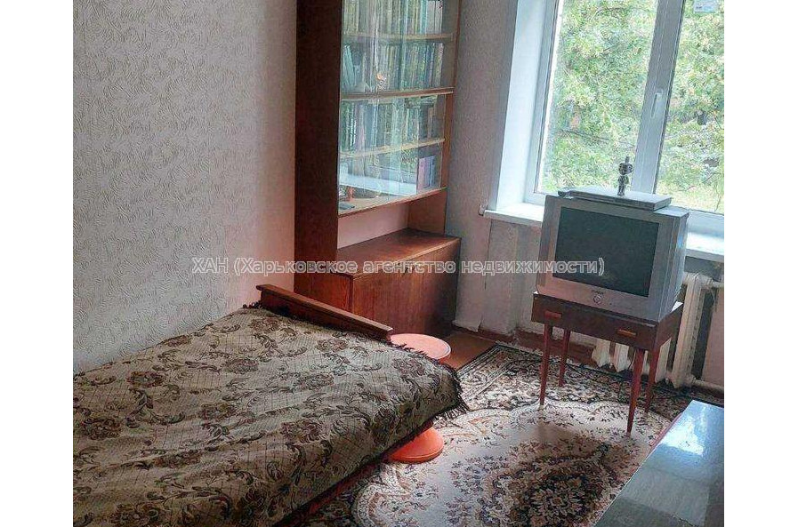Продам квартиру, Деревянко ул. , 3  ком., 64 м², советский ремонт 