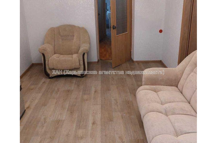 Продам квартиру, Деревянко ул. , 3 кім., 64 м², советский ремонт 