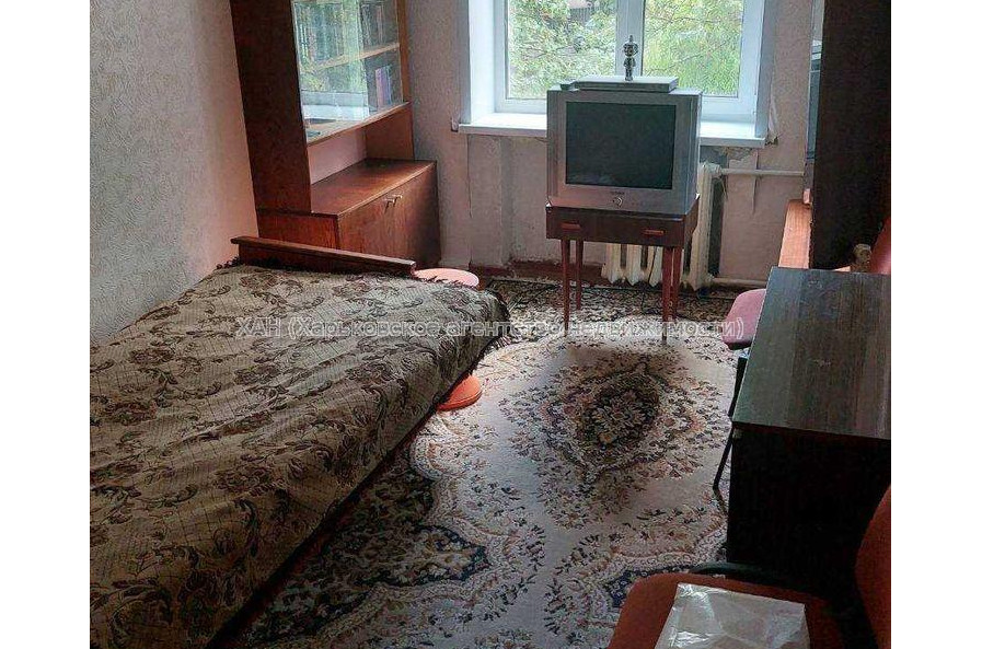 Продам квартиру, Деревянко ул. , 3  ком., 64 м², советский ремонт 