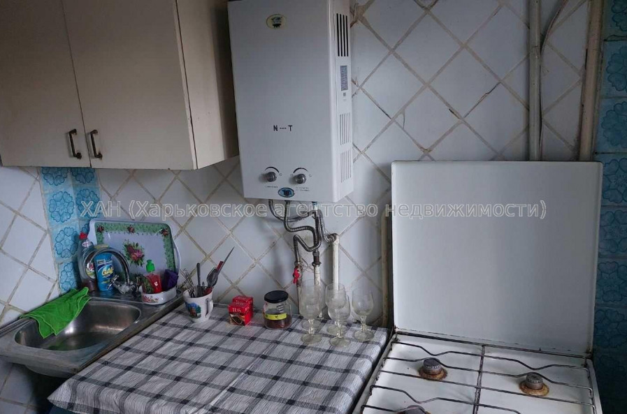 Продам квартиру, Деревянко ул. , 3 кім., 64 м², советский ремонт 