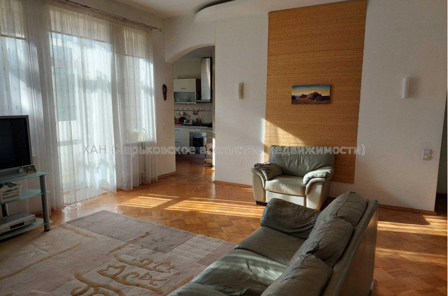 Продам квартиру, Куликовский спуск , 4  ком., 112.70 м², капитальный ремонт 