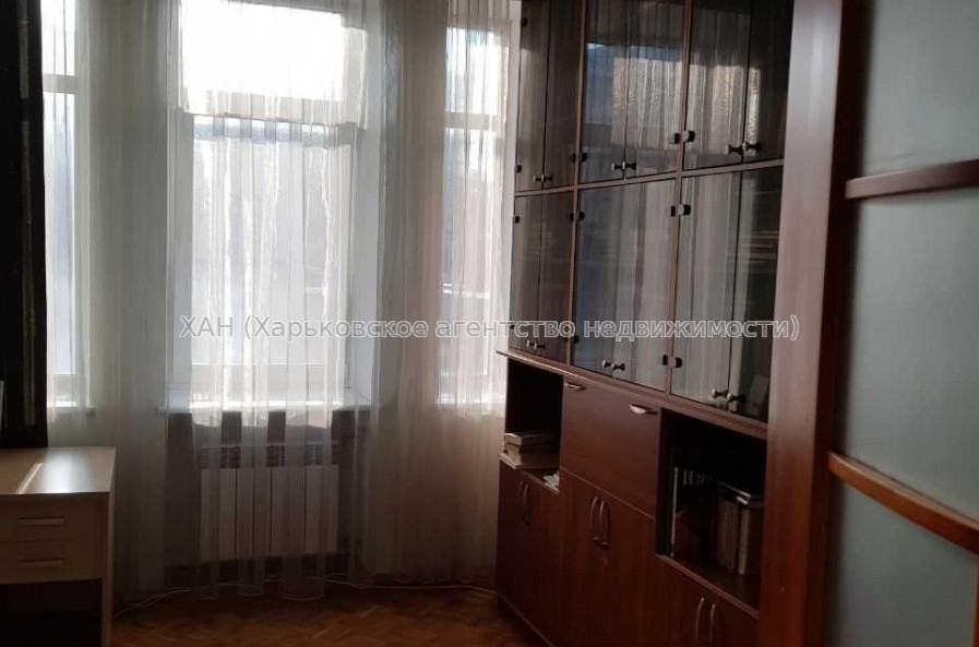 Продам квартиру, Куликовский спуск , 4  ком., 112.70 м², капитальный ремонт 