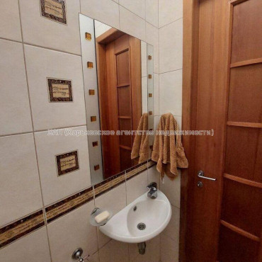 Продам квартиру, Куликовский спуск , 4 кім., 112.70 м², капитальный ремонт 