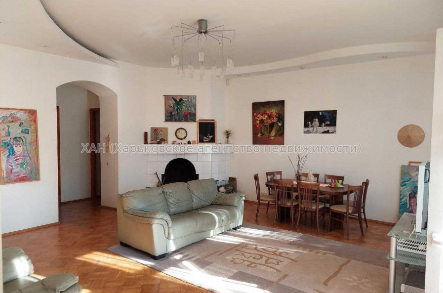 Продам квартиру, Куликовский спуск , 4  ком., 112.70 м², капитальный ремонт 