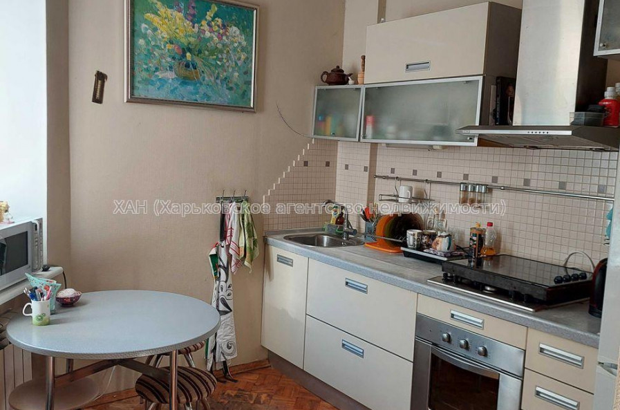 Продам квартиру, Куликовский спуск , 4  ком., 112.70 м², капитальный ремонт 