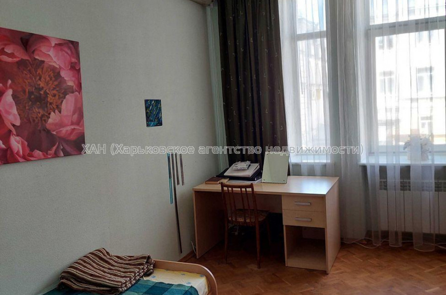 Продам квартиру, Куликовский спуск , 4  ком., 112.70 м², капитальный ремонт 