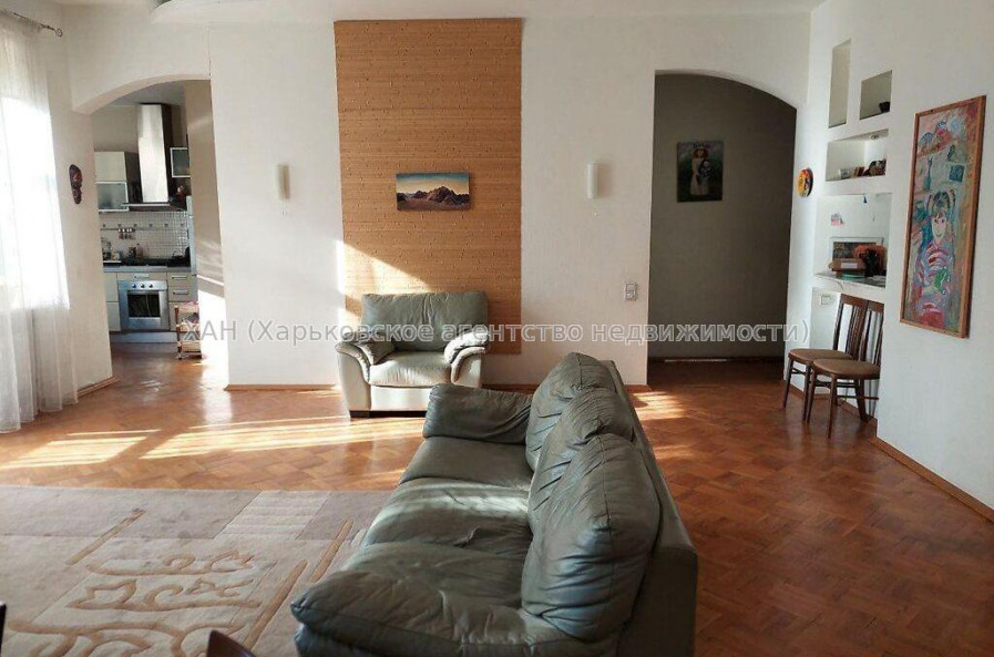 Продам квартиру, Куликовский спуск , 4 кім., 112.70 м², капитальный ремонт 