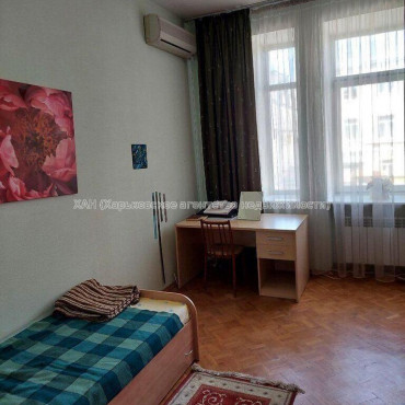 Продам квартиру, Куликовский спуск , 4 кім., 112.70 м², капитальный ремонт 