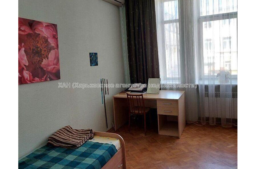 Продам квартиру, Куликовский спуск , 4 кім., 112.70 м², капитальный ремонт 