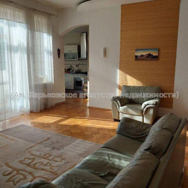 Продам квартиру, Куликовский спуск , 4 кім., 112.70 м², капитальный ремонт 