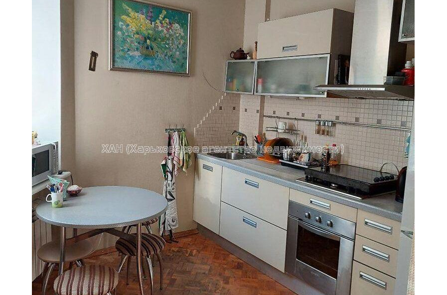 Продам квартиру, Куликовский спуск , 4 кім., 112.70 м², капитальный ремонт 