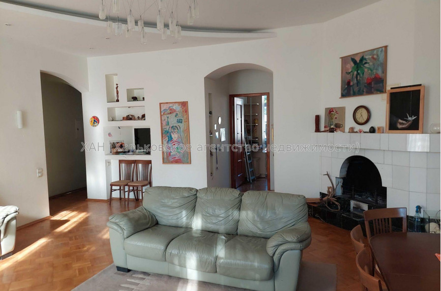 Продам квартиру, Куликовский спуск , 4  ком., 112.70 м², капитальный ремонт 