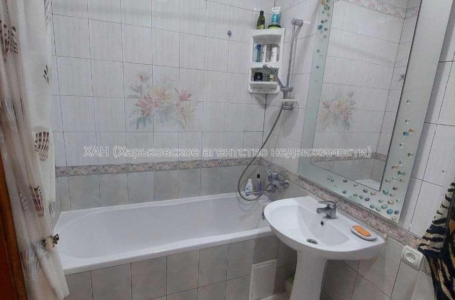 Продам квартиру, Куликовский спуск , 4  ком., 112.70 м², капитальный ремонт 