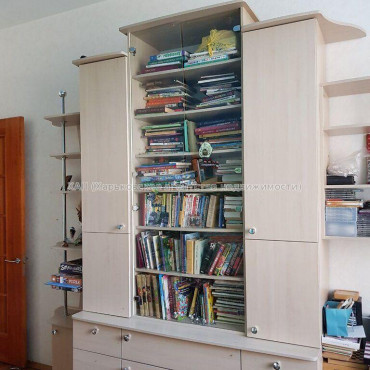 Продам квартиру, Куликовский спуск , 4 кім., 112.70 м², капитальный ремонт 